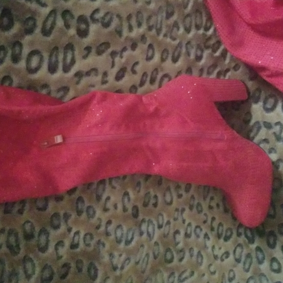 Red heeled over knee boot - Picture 7 of 10